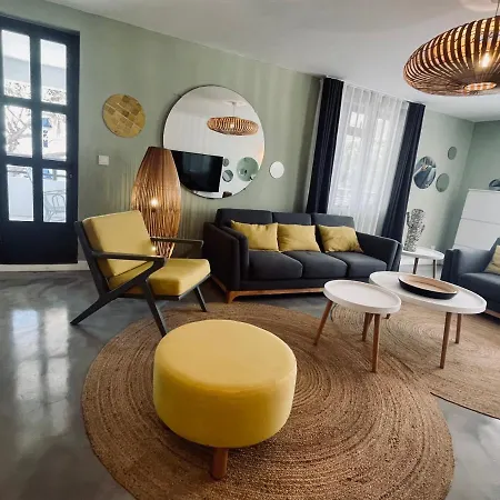 Premium Beach Apartment Avec Grande Terrasse Privee Les Cerisiers Flic en Flac Exterior photo